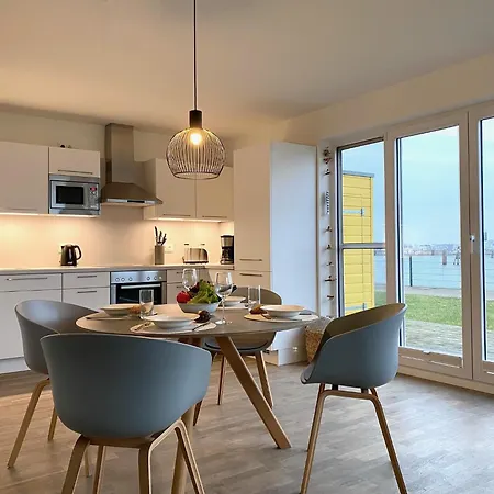 Apartment Pier 21 *